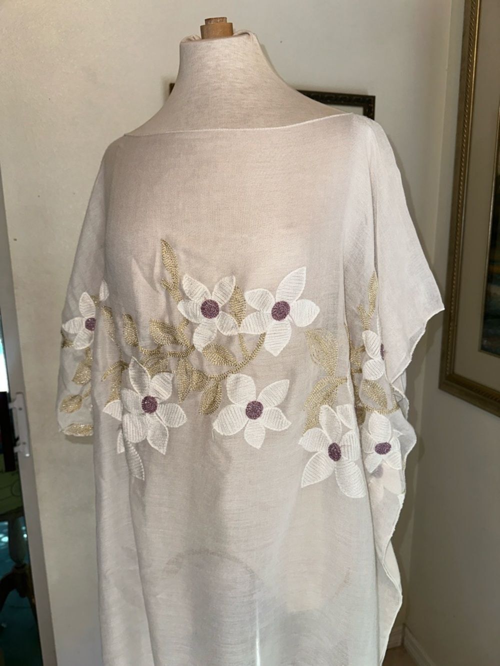 LVS COLLECTIONS Sheer Floral Embroidered Kimono Cover-Up Cream/White O/S - Picture 3 of 11